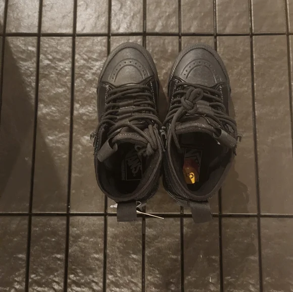 Women's VANS Sk8-Hi GORE-TEX MTE 'Blackout' - Picture 14 of 16